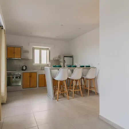 Olive Garden Luxury Apartment Angairia